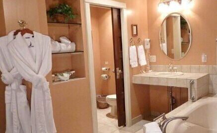 Bathroom at The Victoria Resort and Bed & Breakfast